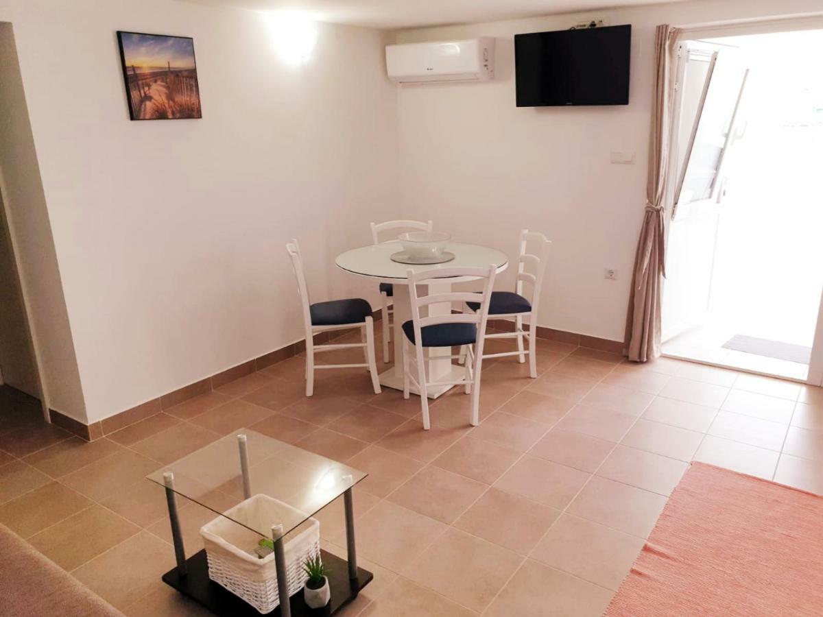 Apartment Mihaela Blace Bagian luar foto